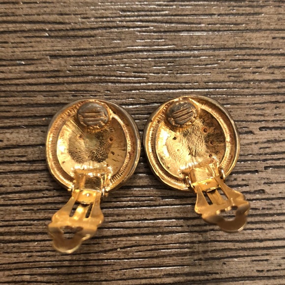 Vintage Swirl Rhinestone Clip Earrings - Picture 8 of 13